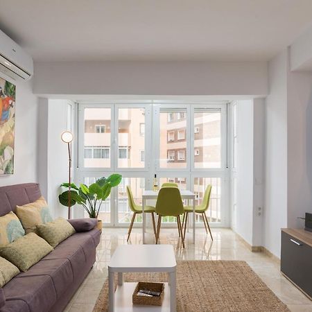 Mp5-Just Renovated Apartment Right On The Beach マラガ エクステリア 写真