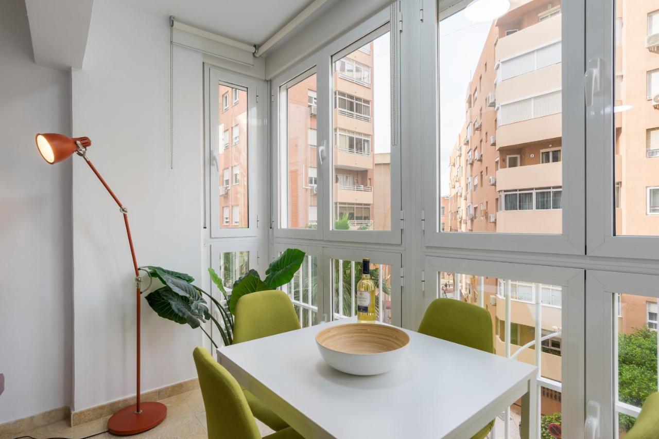 Mp5-Just Renovated Apartment Right On The Beach マラガ エクステリア 写真