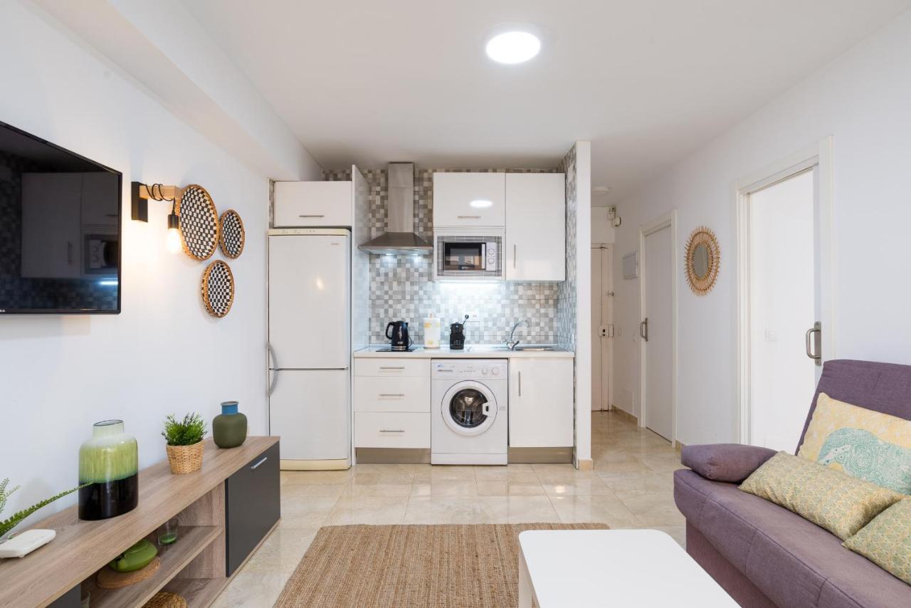 Mp5-Just Renovated Apartment Right On The Beach マラガ エクステリア 写真