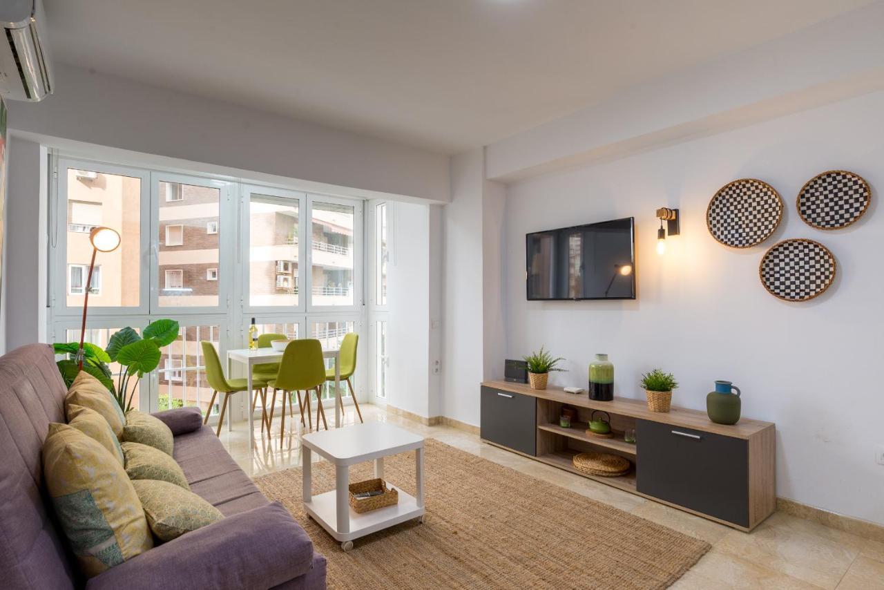 Mp5-Just Renovated Apartment Right On The Beach マラガ エクステリア 写真