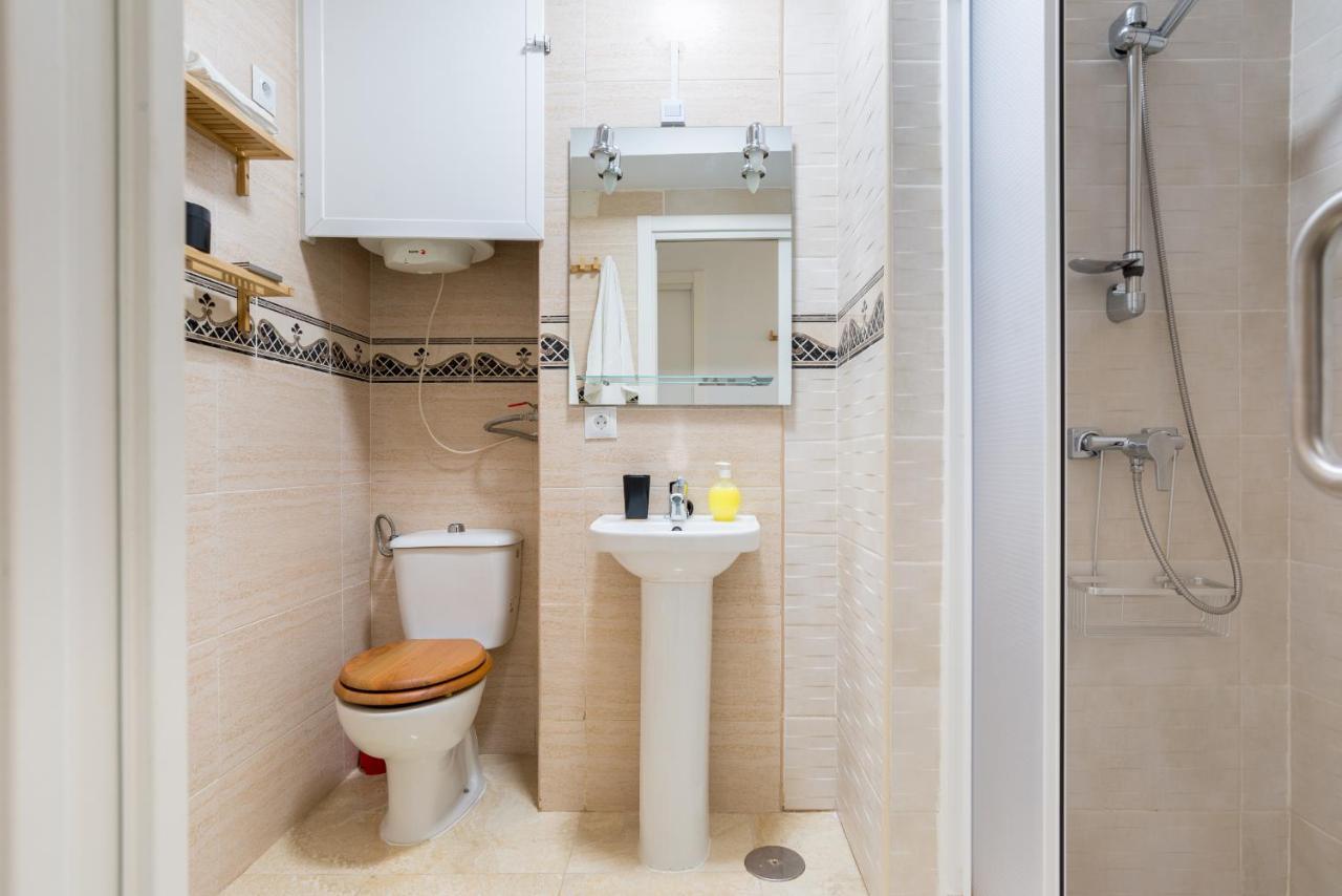 Mp5-Just Renovated Apartment Right On The Beach マラガ エクステリア 写真