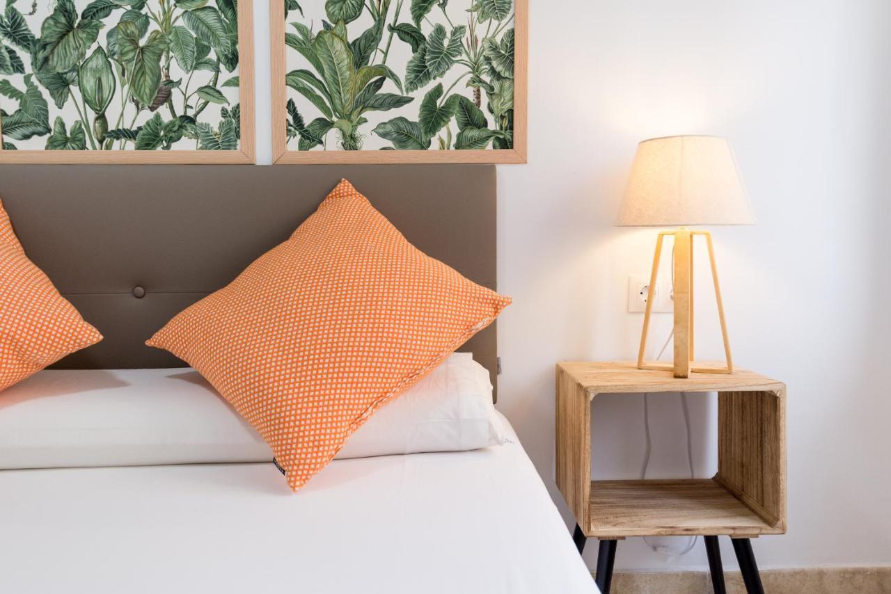 Mp5-Just Renovated Apartment Right On The Beach マラガ エクステリア 写真