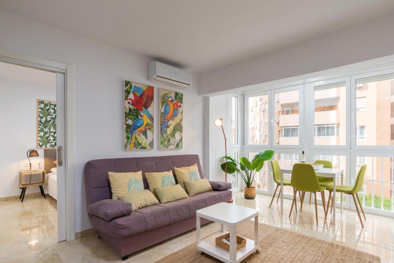 Mp5-Just Renovated Apartment Right On The Beach マラガ エクステリア 写真