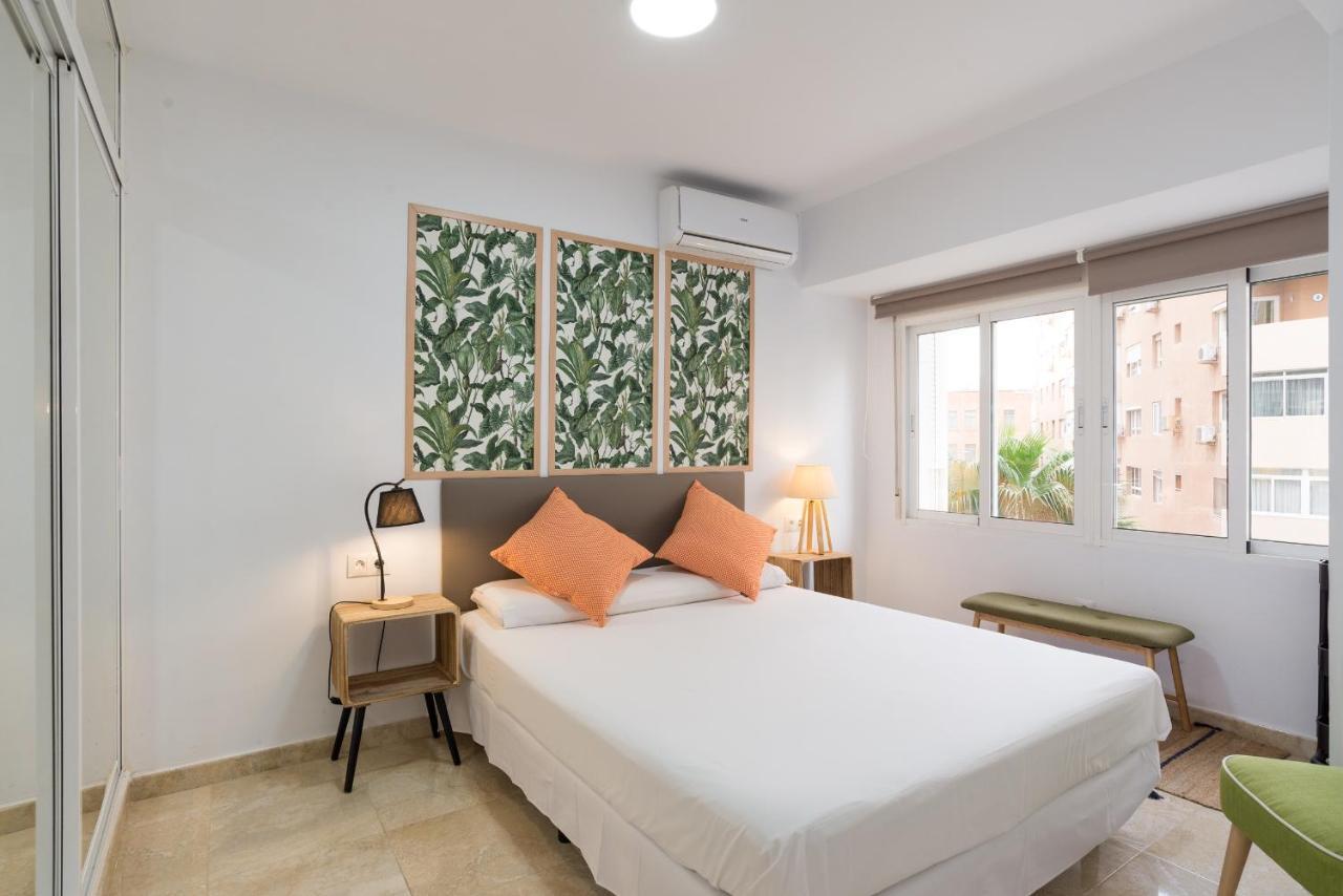 Mp5-Just Renovated Apartment Right On The Beach マラガ エクステリア 写真