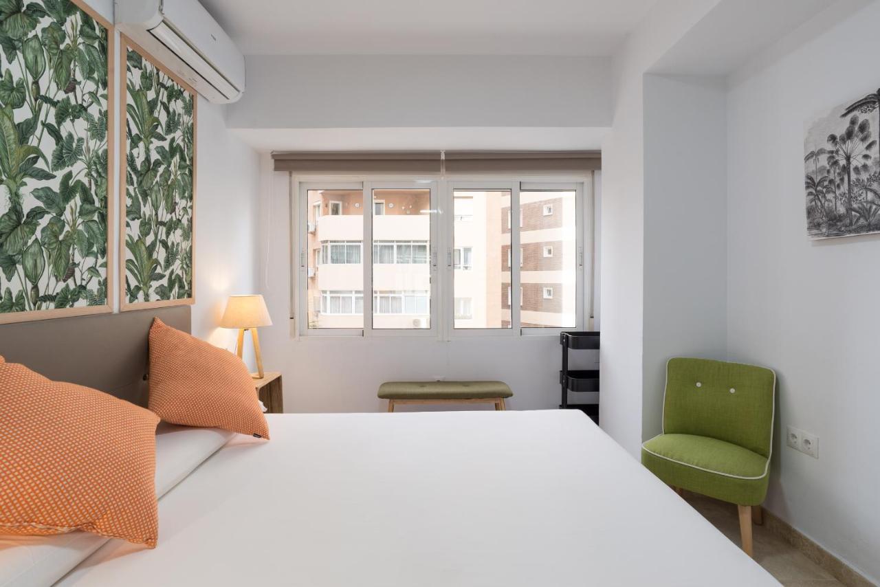 Mp5-Just Renovated Apartment Right On The Beach マラガ エクステリア 写真