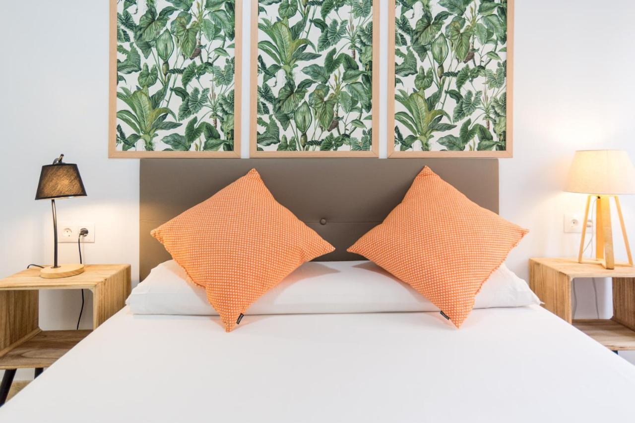 Mp5-Just Renovated Apartment Right On The Beach マラガ エクステリア 写真