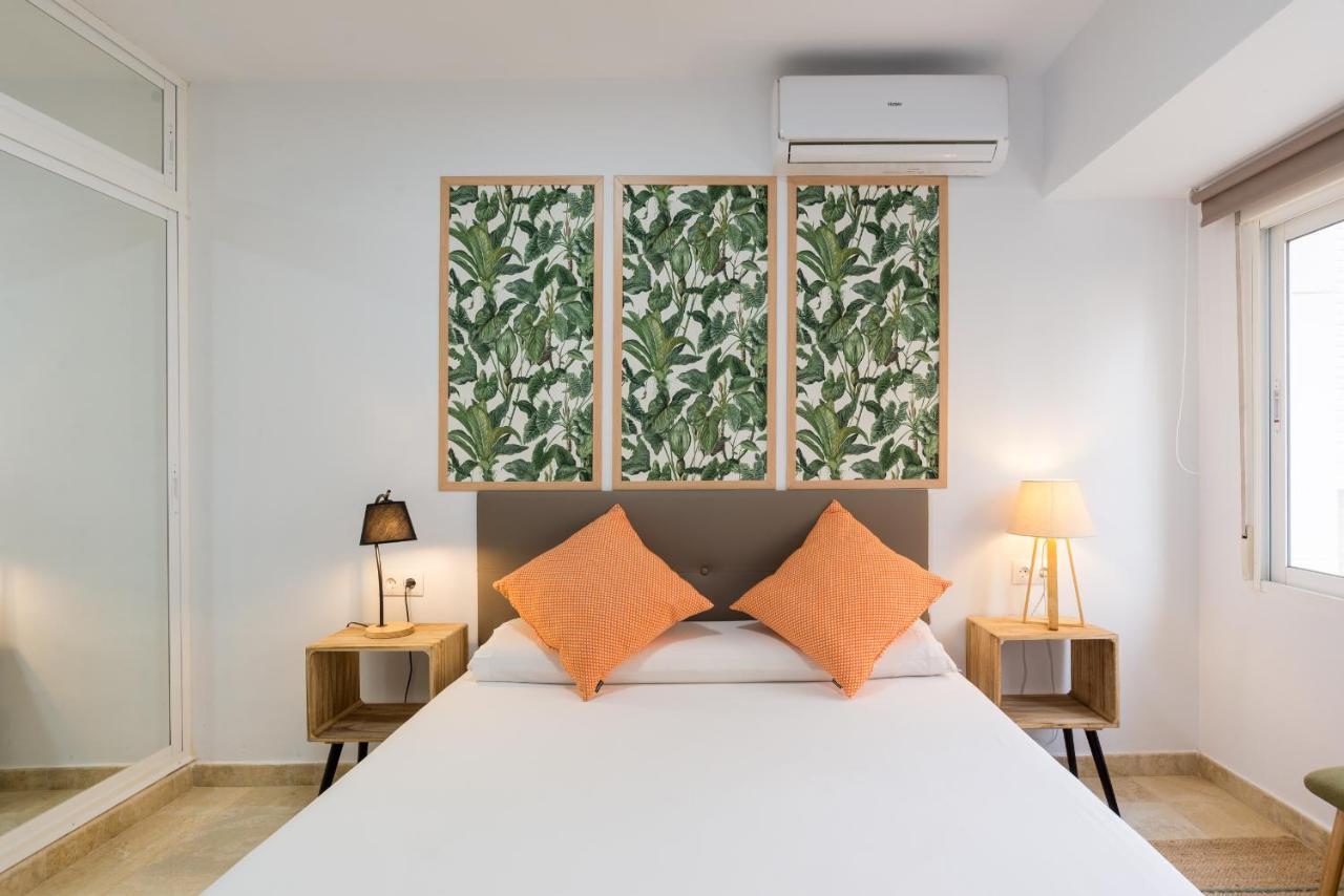Mp5-Just Renovated Apartment Right On The Beach マラガ エクステリア 写真