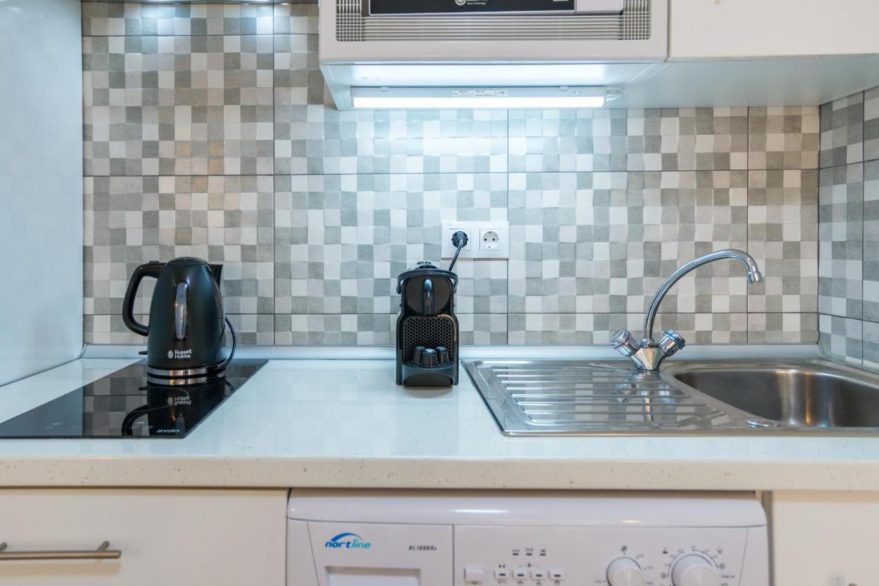 Mp5-Just Renovated Apartment Right On The Beach マラガ エクステリア 写真