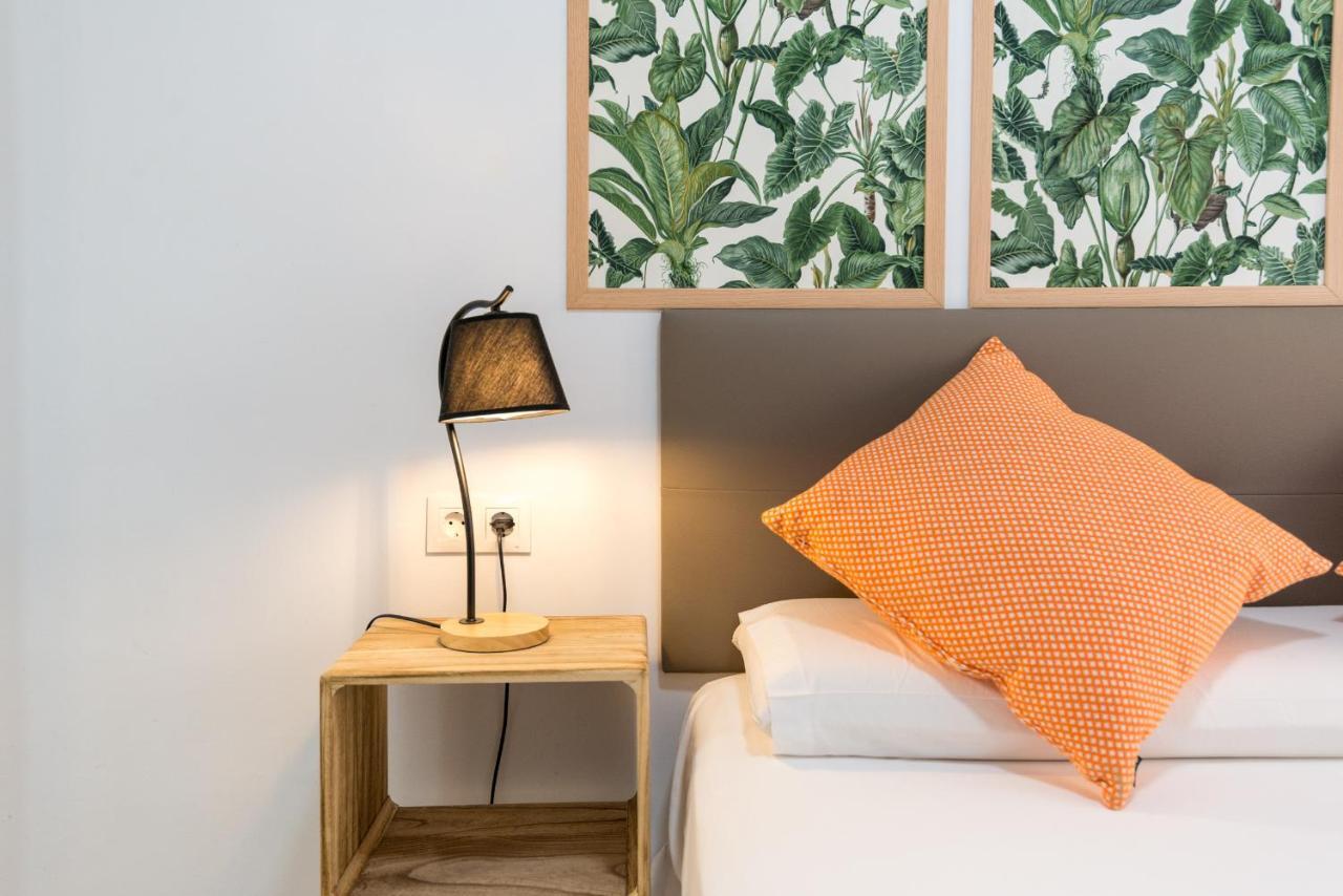 Mp5-Just Renovated Apartment Right On The Beach マラガ エクステリア 写真